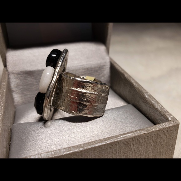 J Jansen Handcrafted Women’s Open Clasp Ring - Picture 4 of 5